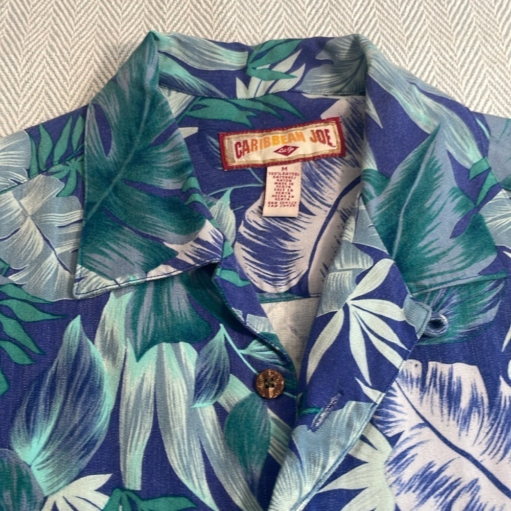 CARIBBEAN JOE MED Tropical Blue/Green Hawaiian Men’s Preworn Excellent Condition